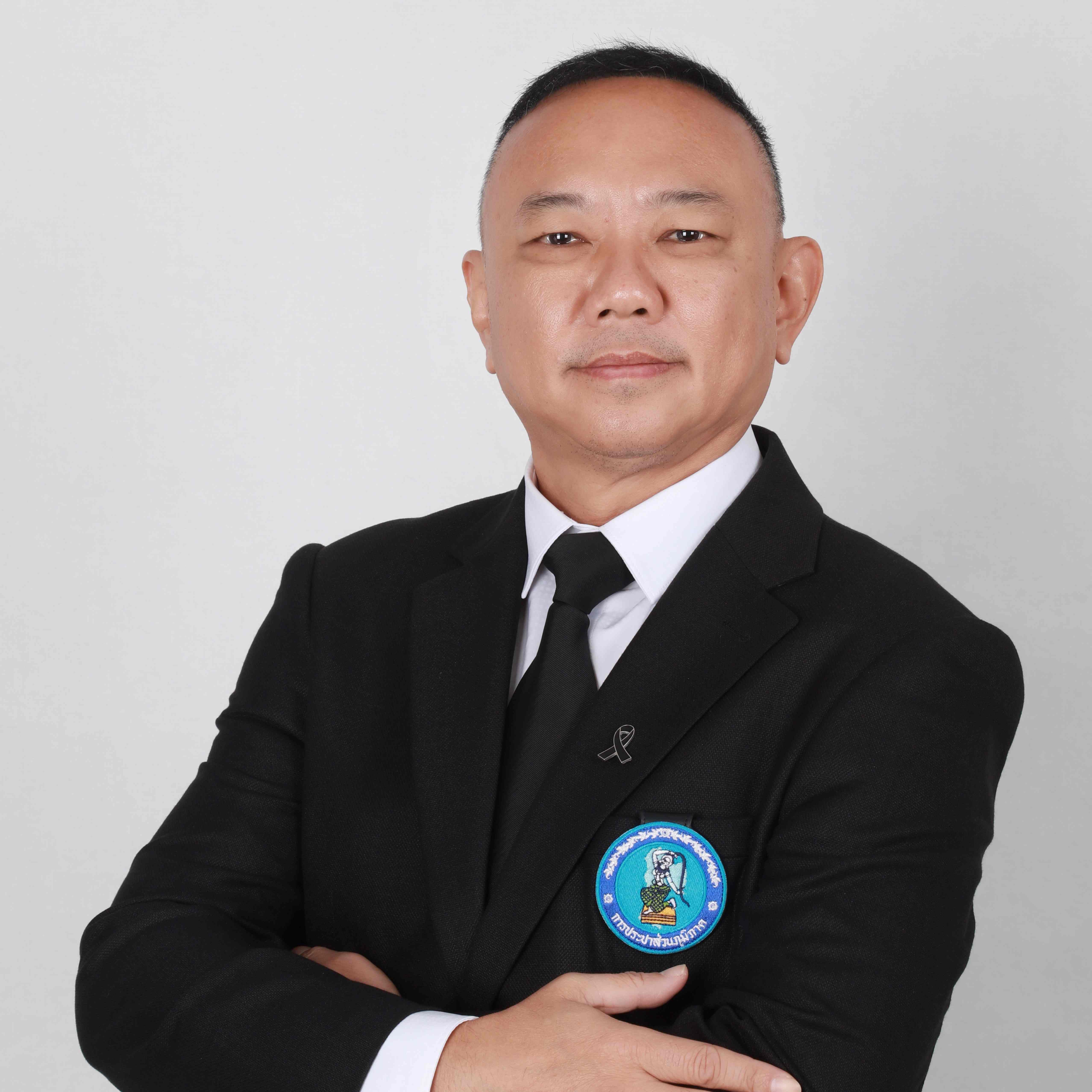 รูปกรรมการ รองศาสตราจารย์ ชัยวัฒน์ อุตตมากร