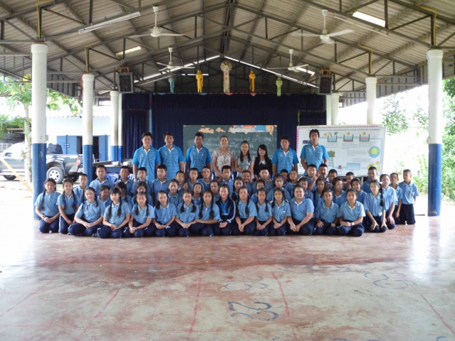 กปภ.สาขาจอมทอง  ออกพื้นที่เพื่อให้ความรู้ขั้นตอนการผลิตน้ำประปา ณ รร.เมืองเด็กวิทยา