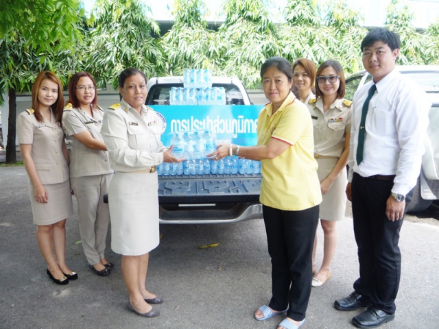 กปภ.สาขาฉะเชิงเทรา โดยหัวหน้างานอำนวยการและพนักงาน ได้มอบน้ำดื่มบรรจุขวด ตรา กปภ. จำนวน 50 โหล ให้แก่ ที่ทำการปกครองจังหวัดฉะเชิงเทรา