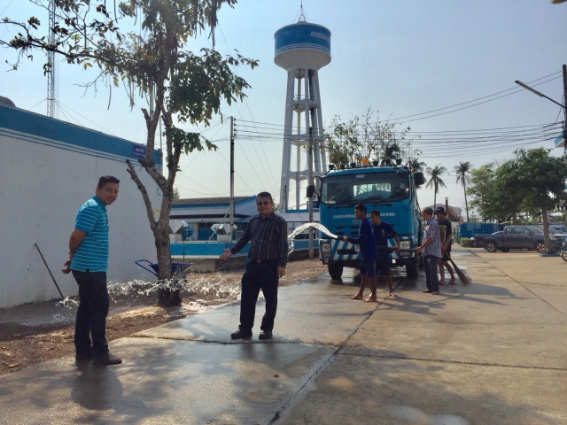 การประปาส่วนภูมิภาคสาขาสมุทรสงคราม ร่วมแรงร่วมใจปรับภูมิทัศน์เพื่อเตรียมการติดตั้ง Drive Thru