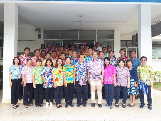 ผู้จัดการ และผู้ช่วยในสังกัดกปภ.ข.2 ร่วมรดน้ำดำหัวสืบสานประเพณีสงกรานต์ 2561