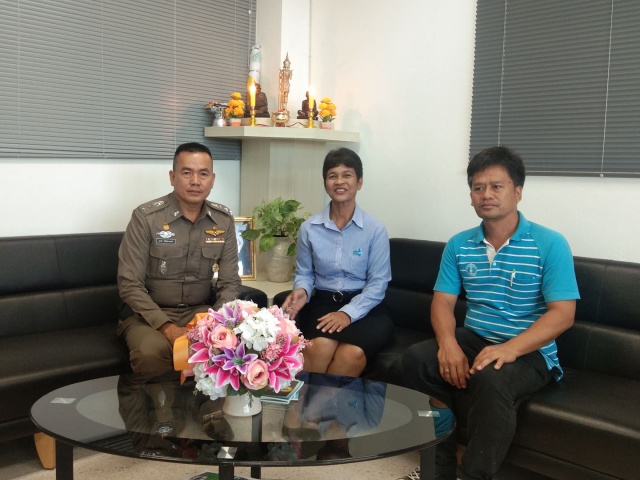 วันพุธ ที่ 30 ตุลาคม 2562 กปภ.สาขากาญจนดิษฐ์ นำโดยนางอัญชลี รัตนสุภา ผจก.กปภ.สาขากาญจนดิษฐ์ พร้อมด้วยนายพงษ์กาญจน์ วรรณาลัย หัวหน้างาน 8 งานผลิตและควบคุมคุณภาพน้ำและว่าที่ร้อยตรีสุพจน์ ศรีรักษ์ นายช่างเครื่องกล 6 ได้เข้าพบ พันตำรวจเอกสุทธิ นิติอัครพงศ์ ผกก.สภ.ดอนสัก