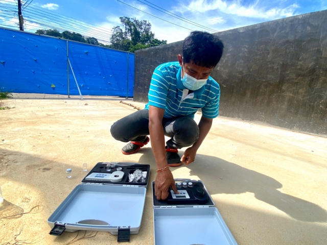 การประปาส่วนภูมิภาคสาขากระบี่ เข้าดำเนินการตรวจสอบคุณภาพน้ำประปา ณ โรงพยาบาลสนามแห่งที่ 3 โรงพยาบาลพลบดี (ม.การกีฬาแห่งชาติ วิทยาเขตกระบี่) ตำบลกระบี่ใหญ่ อำเภอเมืองกระบี่ จังหวัดกระบี่