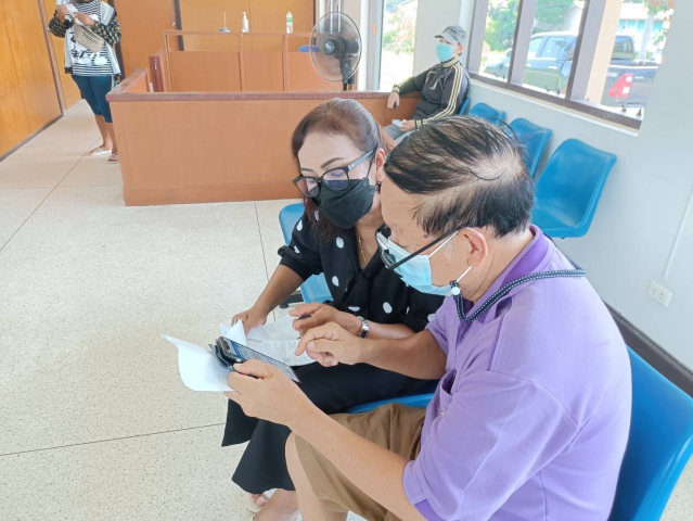 การประปาส่วนภูมิภาคสาขากาญจนดิษฐ์ ภายใต้การบริหารของนายสุรพงศ์ สมหวัง ผู้จัดการการประปาส่วนภูมิภาคสาขากาญจนดิษฐ์ มอบหมายงานจัดเก็บรายได้พร้อมพนักงานในสังกัดให้การแนะนำการใช้ PWA Mobile Application" จะจ่าย จะแจ้ง แอปเดียวจบ! ดาวน์โหลดฟรีไม่มีค่าใช้จ่าย แอปพลิเคชั่นเพื่ออำนวยความสะดวกให้แก่ผู้ใช้น้ำของ กปภ....