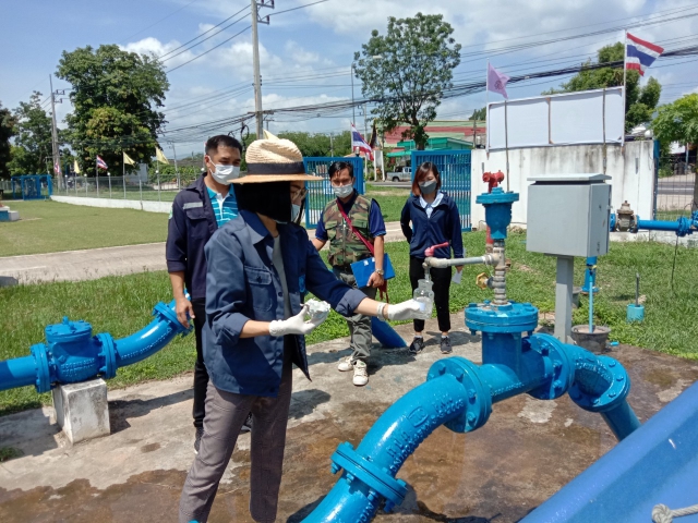 การประปาส่วนภูมิภาคสาขาฮอด ร่วมกับสาธารณสุขอำเภอฮอด เก็บตัวอย่างน้ำส่งตรวจสอบคุณภาพ ตามโครงการ Water is life