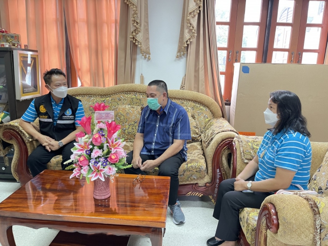 กปภ.สาขาตะกั่วป่า ลงพื้นที่ดำเนินโครงการน้ำประปา กปภ.-อปท. เพื่อปวงชน ปี 2565 ตรวจสอบคุณภาพน้ำให้แก่เทศบาลตำบลคึกคัก