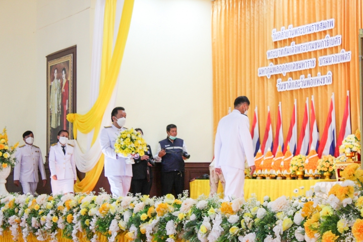 การประปาส่วนภูมิภาคสาขากระนวน ร่วมทำบุญตักบาตรถวายพระราชกุศลและวางพานพุ่ม 5 ธันวาคม 2565