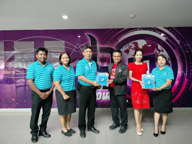 การประปาส่วนภูมิภาคสาขากาญจนดิษฐ์  ลงพื้นที่พบสื่อมวลชน   สถานีวิทยุกระจายเสียงแห่งประเทศไทย จังหวัดสุราษฎร์ธานี  โดยเข้าพบว่าที่ ร.ต.สุรชัย ส้มเกลี้ยง (บ่าวเกลี้ยง) นักจัดรายการโทรทัศน์ รายการแหล่งข่าวชาวใต้ NBT South และรายการ อปม.สัมพันธ์ สวท.สุราษฎร์ธานี FM 89.75 mhz Fb:สวท.สุราษฎร์ธานี และนางสาวพัชรี เดชเดโช นักสื่อสารมวลชน รายการ ล่องใต้วันนี้ เพื่อประชาสัมพันธ์ โครงการ "ติดมิเตอร์ใหม่ ลดราคา การประปาฯ จัดให้" ด้วยการลดค่าติดตั้งประปาใหม่ 20%