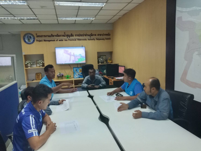 กปภ.สาขาปากพนัง ลงพื้นที่เดินสำรวจหาท่อแตก/ท่อรั่ว  จากการทำ step test ตามแผนลดน้ำสูญเสีย บริเวณในพื้นที่ DM-04  กปภ.สาขาปากพนัง-เกาะนางโดย  ต.คลองน้อย  อ.ปากพนัง จ.นครศรีธรรมราช