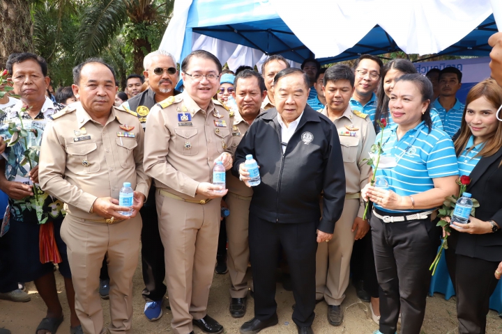 การประปาส่วนภูมิภาคสาขาชุมพร ร่วมต้อนรับ พล.อ.ประวิตร วงษ์สุวรรณ รองนายกรัฐมนตรี ติดตามการบริหารจัดการน้ำในพื้นที่อำเภอปะทิว จังหวัดชุมพร