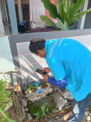 กปภ.สาขาอ่าวลึก ลงพื้นที่สุ่มอ่านมาตรน้ำออนไลน์ ประจำเดือน เมษายน 2566