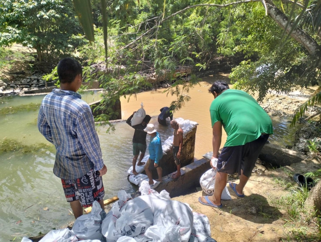 การประปาส่วนภูมิภาคสาขากระบี่ เตรียมความพร้อมรองรับสถานการณ์ภัยแล้ง เร่งดำเนินการสำรวจปริมาณน้ำดิบ เฝ้าติดตามปริมาณน้ำ พร้อมกั้นฝายเพื่อชะลอน้ำ