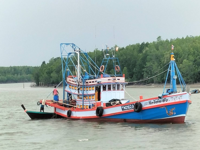 การประปาส่วนภูมิภาคสาขากาญจนดิษฐ์ดำเนินการซ่อมท่อในคลองดอนสัก เพื่อผู้ใช้น้ำบ้านฝ่ายท่า ดอนสัก อำเภอดอนสัก จังหวัดสุราษฎร์ธานี