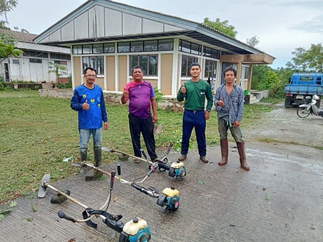 การประปาส่วนภูมิภาคสาขากาญจนดิษฐ์ จัดกิจกรรมพัฒนาปรับปรุงภูมิทัศน์และความสะอาดภายในสำนักงานดอนสัก หน่วยบริการดอนสัก กปภ.สาขากาญจนดิษฐ์