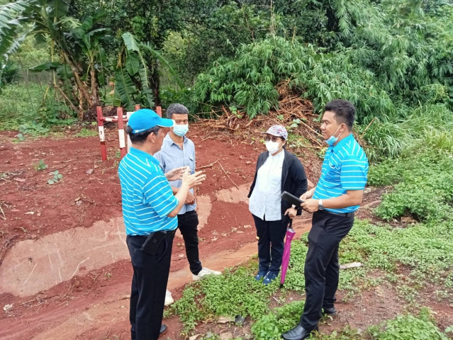 การประปาส่วนภูมิภาคสาขากาญจนดิษฐ์ ร่วมกับกองระบบผลิตและควบคุมคุณภาพน้ำ กปภ.เขต 4 ลงพื้นที่วางแผนสูบจ่ายน้ำเพิ่มแรงดันน้ำเข้าเส้นท่อส่งน้ำ สมุย ณ จุดเพิ่มแรงดันควนดินแดง กปภ.สาขากาญจนดิษฐ์