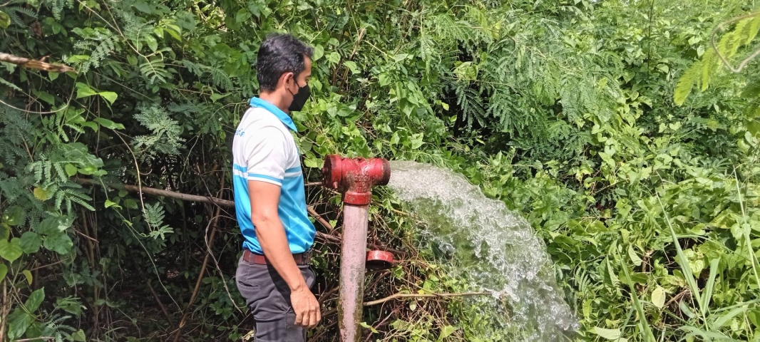 กปภ.สาขาปากพนัง ลงพื้นที่ดำเนินการระบายตะกอนในเส้นท่อจ่ายน้ำ (Blow off) ตามโครงการผู้ใช้น้ำมั่นใจ กปภ.เช็ค ชัวร์ ประจำเดือนมิถุนายน 2566