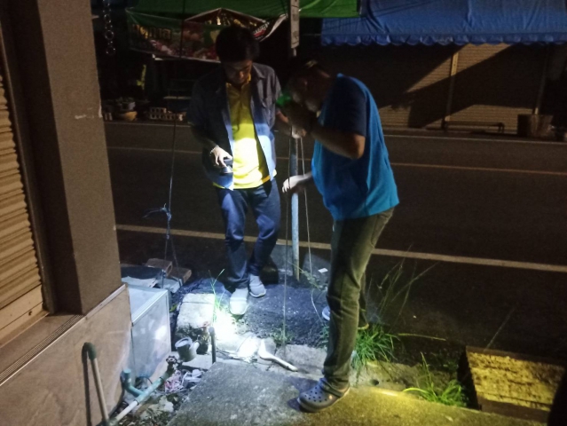 กปภ.สาขาปากพนัง ลงพื้นที่เดินสำรวจหาท่อแตก/ท่อรั่ว จากการทำ step test ตามแผนลดน้ำสูญเสีย บริเวณพื้นที่ตลาดเชียรใหญ่ ต.เชียรใหญ่ อ.เชียรใหญ่ จ.นครศรีธรรมราช