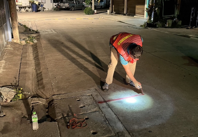 การประปาส่วนภูมิภาค (กปภ.) สาขาบ้านบึง ลงพื้นที่สำรวจจุดแตกรั่ว เดินหน้าลดน้ำสูญเสีย