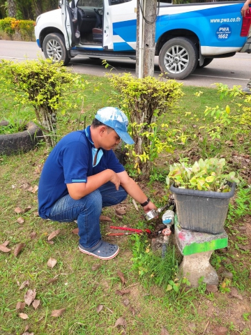 การประปาส่วนภูมิภาคสาขาคลองท่อมลงพื้นที่เพื่อดำเนินการตรวจวัดแรงดันน้ำ บริเวณพื้นที่ตำบลห้วยน้ำขาว อำเภอคลองท่อม จังหวัดกระบี่