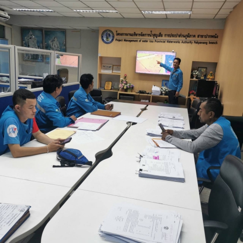 กปภ.สาขาปากพนัง ลงพื้นที่เดินสำรวจหาท่อแตก/ท่อรั่ว จากการทำ step test ตามแผนลดน้ำสูญเสีย บริเวณพื้นที่ชุมชนวัดหูล่อง-ซอยสุนอนันต์ 4 ต.ปากพนังฝั่งตะวันตก อ.ปากพนัง จ.นครศรีธรรมราช