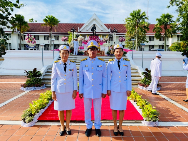 การประปาส่วนภูมิภาคสาขากระบี่ สนับสนุนน้ำดื่มบรรจุขวดตราสัญลักษณ์ กปภ.จำนวน 420 ขวด พร้อมเข้าร่วมพิธีวางพวงมาลาเนื่องในวันคล้ายวันสวรรคต พระบาทสมเด็จพระจุลจอมเกล้าเจ้าอยู่หัว 23 ตุลาคม 2566