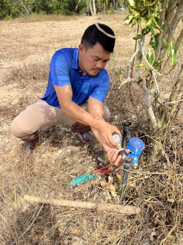 การประปาส่วนภูมิภาคสาขาท่าแซะ ลงพื้นที่ตรวจสอบแรงดันน้ำ ในพื้นที่ชุมชนเนินสันติ ตำบลท่าแซะ อำเภอท่าแซะ จังหวัดชุมพร