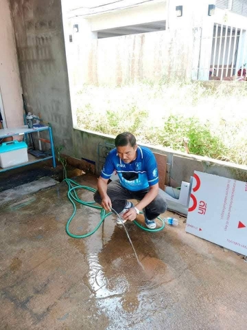 การประปาส่วนภูมิภาคสาขาอ่าวลึก ลงพื้นที่ตรวจสอบคุณภาพน้ำประปา ตรวจวัดค่าคลอรีน ค่าความขุ่นในน้ำประปา ในพื้นที่ อ.ปลายพระยา จ.กระบี่