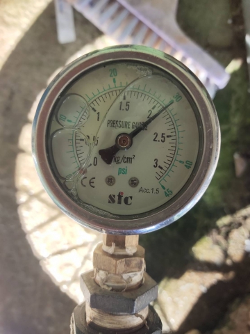 การประปาส่วนภูมิภาคสาขากระบี่ ดำเนินการตามแผนงานบริการและควบคุมน้ำสูญเสีย ตรวจสอบแรงดันน้ำ บริเวณพื้นที่ บ้านช่องพลีตำบลอ่าวนาง อำเภอเมือง จังหวัดกระบี่