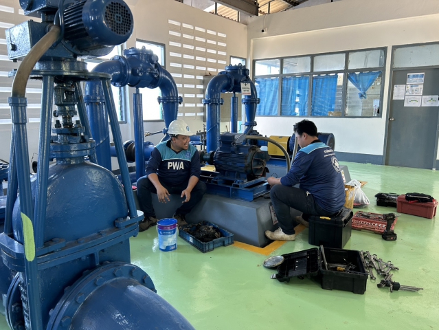 กปภ.สาขาน้ำพอง เตรียมความพร้อมในการบำรุงรักษาเครื่องสูบน้ำ เพื่อรองรับการจ่ายน้ำช่วงเทศกาลปีใหม่ ประจำปี 2569 "บริเวณสถานีผลิตน้ำอุบลรัตน์"