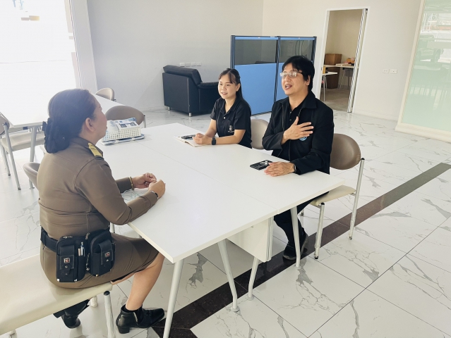 กปภ.สาขาสามพราน เข้าพบลูกค้า สอบถามปัญหา เร่งรัดติดตามหนี้ พร้อมอวยพรสวัสดีปีใหม่