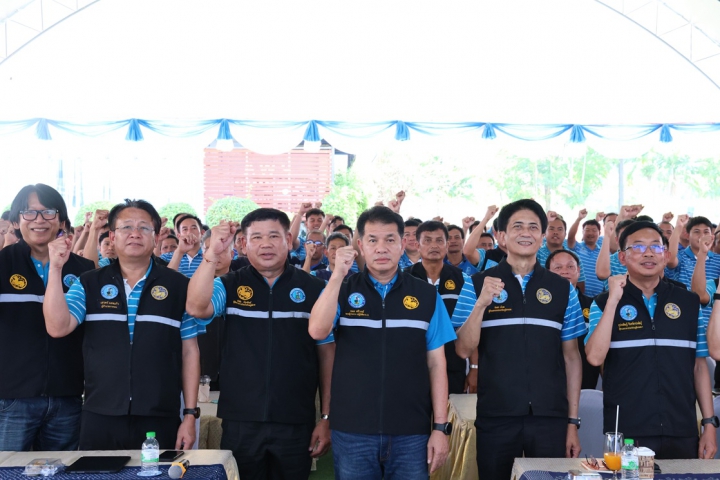 รปก.2 จัดเวที ภาคีพี่น้องครั้งที่ 1 เทข้อมูลไม่มีกั๊ก   ผอ.กปภ.ข.6 พร้อมผู้บริหาร และพนักงานในสังกัด กปภ.สาขาในภาคีเครือข่ายร้อย - สินธุ์ ร่วมรับฟังการนำเสนอนวัตกรรมและสรุปผลการดำเนินงานกิจกรรม โครงการภาคีเครือข่ายลดน้ำสูญเสีย และมุ่งเสริมสร้างศักยภาพการทำงานภาคีพี่น้องครั้งที่ 1  ภาคีพยัคฆ์นาคา (กปภ.ข.7) & ภาคีร้อยสินธุ์ (กปภ.ข.6) โดยมีรองผู้ว่าการ (ปฏิบัติการ 2 ) เป็นประธานในพิธี และผู้บริหาร ในสังกัด กปภ.ข.7 เข้าร่วมอย่างพร้อมเพรียง ณ กปภ.สาขาสกลนคร