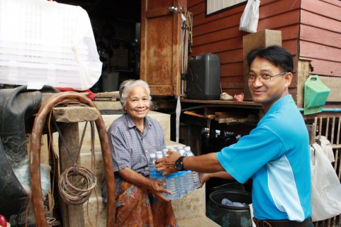 ไฟล์แนบ กปภ.สาขาปทุมธานี แสดงความห่วงใยลูกค้าหลังน้ำลดในโครงการเติมใจให้กัน