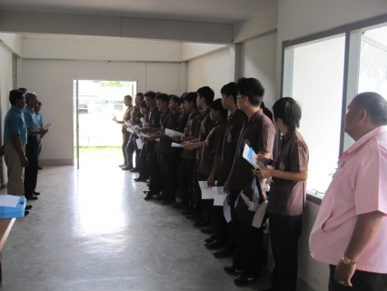 ไฟล์แนบ แจกแผ่นพับขั้นตอนการผลิตน้ำ และชี้แจงการบรรยายขั้นตอนต่างๆ