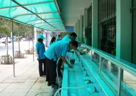 ไฟล์แนบ กปภ.สาขาหนองแค ลงพื้นที่ล้างถังน้ำดื่ม ณ โรงเรียนเทศบาล4 หนองแคอนุสรณ์ จ.สระบุรี