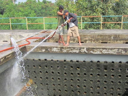 ไฟล์แนบ กปภ.สาขาบ้านฉาง ทำความสะอาดระบบผลิตน้ำประปา ณ โรงกรองน้ำบ้านฉาง