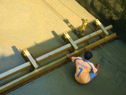 ไฟล์แนบ กปภ.สาขาสระแก้ว ดำเนินการล้างถังตกตะกอน โรงกรองน้ำสระแก้ว