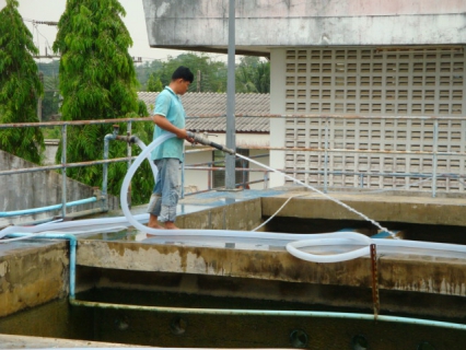ไฟล์แนบ กปภ.สาขาสระแก้ว ดำเนินการล้างถังตกตะกอน โรงกรองน้ำสระแก้ว