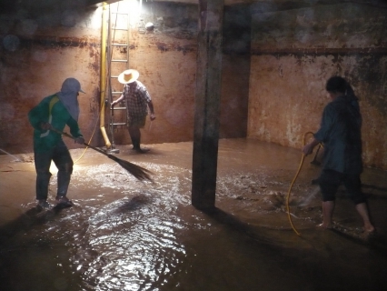 ไฟล์แนบ การประปาส่วนภูมิภาคสาขาจันทบุรี ล้างถังน้ำใสที่สถานีจ่ายน้ำบางกระไชย