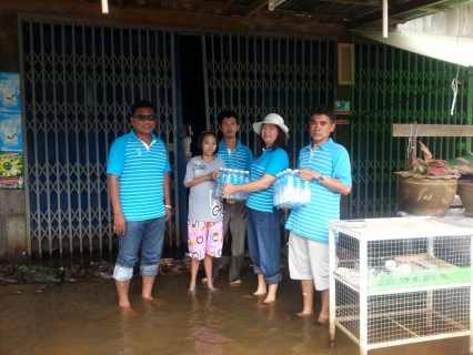 ไฟล์แนบ กปภ.สาขาชุมพวงลุยน้ำท่วมนำน้ำดื่มไปแจกผู้ประสบภัย