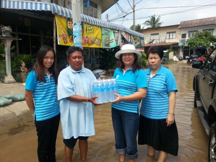 ไฟล์แนบ กปภ.สาขาชุมพวงลุยน้ำท่วมนำน้ำดื่มไปแจกผู้ประสบภัย