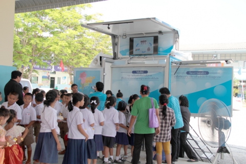 ไฟล์แนบ กปภ.ข.๓ ส่งมอบความภาคภูมิใจ ด้วยเกียรติบัตรและทุนการศึกษาแก่เยาวชนหยดน้ำ โครงการโรงเรียนประหยัดน้ำ ประจำปี ๒๕๕๗