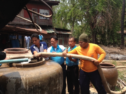 ไฟล์แนบ กปภ.ข.2 ร่วมกับ กปภ..สาขาลพบุรี นำรถบรรทุกน้ำไปแจกน้ำประปาช่วยผู้ประสบภัยแล้ง