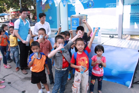 ไฟล์แนบ กปภ.ข.๙ สนับสนุนน้ำดื่มการแข่งขันกรีฑานักเรียนอำเภอสันทราย ประจำปี ๒๕๕๗