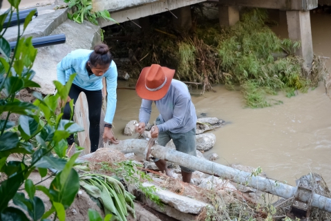 ไฟล์แนบ กปภ. เร่งซ่อมท่อ แจกน้ำดื่มช่วยเหลือผู้เดือดร้อนจากพายุหว่ามก๋อ 