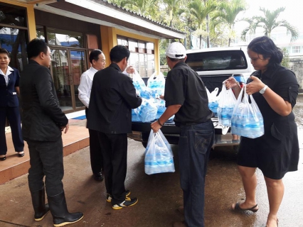 ไฟล์แนบ การประปาส่วนภูมิภาคสาขาชุมพร มอบน้ำดื่มบรรจุขวดตราสัญลักษณ์ ช่วยเหลือผู้ประสบอุทัยภัยในพื้นที่จังหวัดชุมพร
