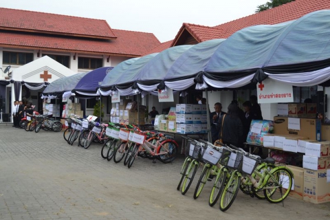 ไฟล์แนบ กปภ.สาขาตาก ร่วมบริจาครางวัลพิเศษแก่เหล่ากาชาดจังหวัดตาก สำหรับเป็นรางวัลพิเศษให้แก่ร้านมัจฉากาชาด พร้อมสนับสนุนน้ำดื่มบรรจุขวดตราสัญลักษณ์ กปภ. จำนวน 300 ขวด
