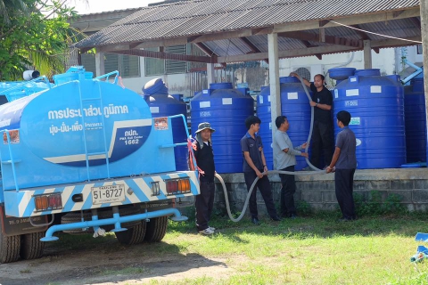 ไฟล์แนบ กปภ.สาขาสุราษฎร์ธานี เร่งบรรเทาปัญหาน้ำไหลอ่อนถึงไม่ไหล