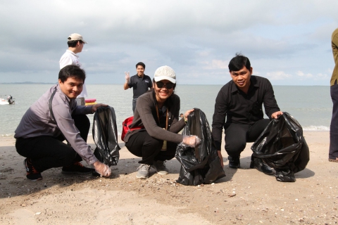ไฟล์แนบ กปภ.เขต 1 จัดกิจกรรม CSR เก็บขยะชายหาดบางแสน