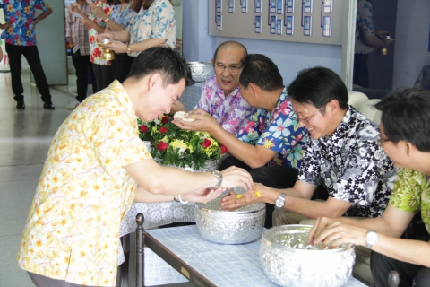 ไฟล์แนบ ผู้จัดการ และผู้ช่วยในสังกัดกปภ.ข.2 ร่วมรดน้ำดำหัวสืบสานประเพณีสงกรานต์ 2561