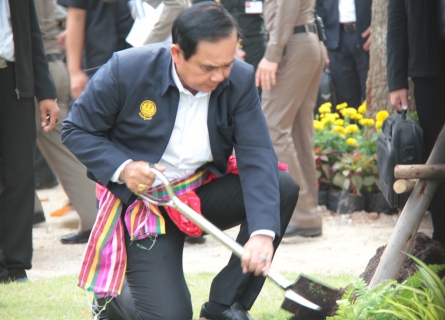 ไฟล์แนบ กปภ.ข.๓ ให้การต้อนรับนายกรัฐมนตรีและคณะ ในโอกาสลงพื้นที่เปิดโครงการประชารัฐร่วมใจ ปลูกต้นไม้ให้แผ่นดิน ปี พ.ศ. ๒๕๖๑